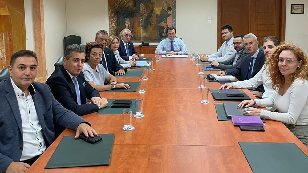 Σταθερές τιμές στο ψωμί ζήτησε ο υπουργός Ανάπτυξης, Κ. Σκρέκας από τους αρτοποιούς