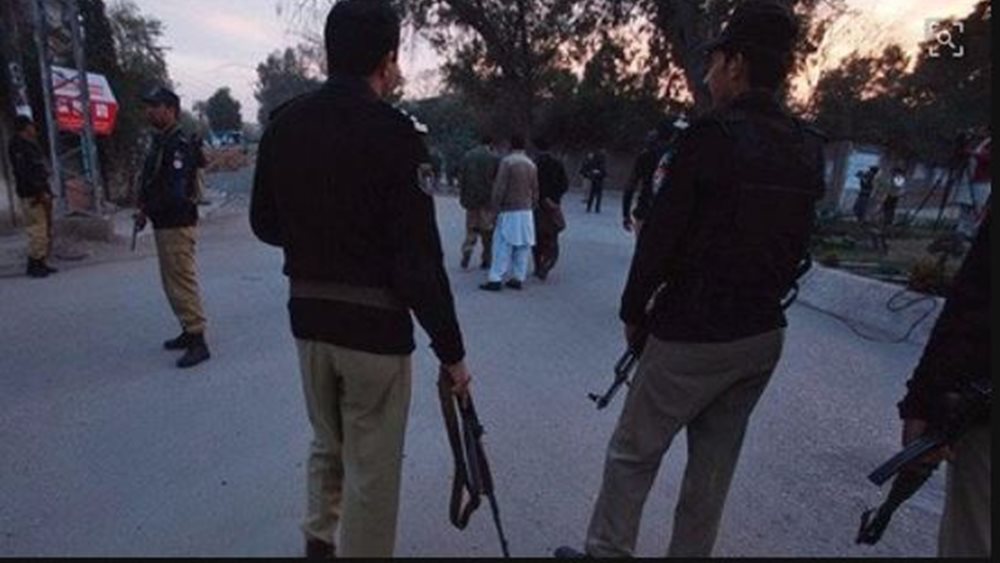 Επίθεση στο προξενείο της Κίνας στο Πακιστάν: Δύο αστυνομικοί νεκροί, ένας τραυματίας