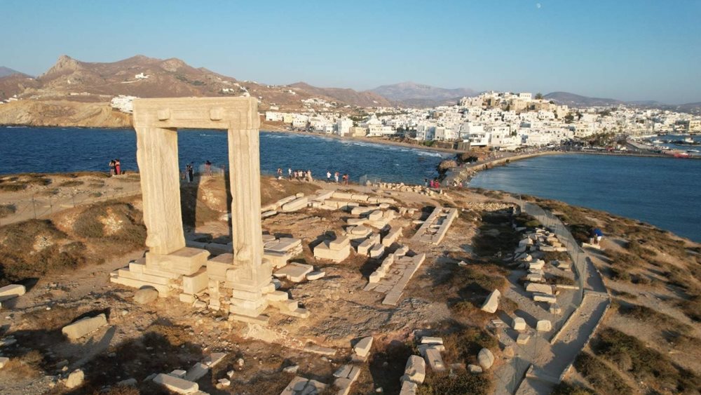 ΥΠΠΟ: Η περίφραξη στην Πορτάρα στη Νάξο θα παραμείνει στον ακριβώς ως έχει