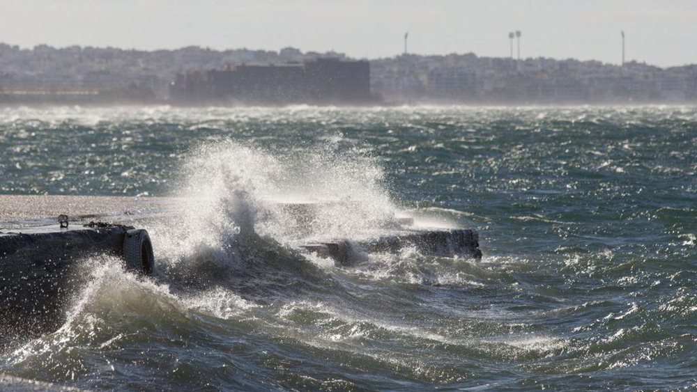 Σάρωσαν τα μπουρίνια περιοχές σε Βόρεια και Κεντρική Ελλάδα