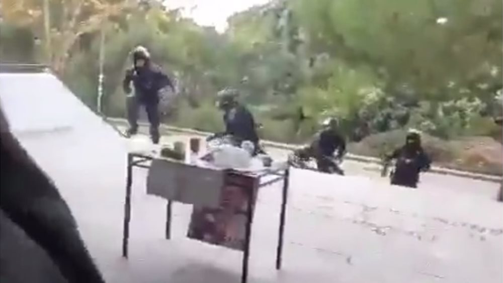ΕΜΠ: Επέμβαση της αστυνομίας στην κατάληψη της Πρυτανείας
