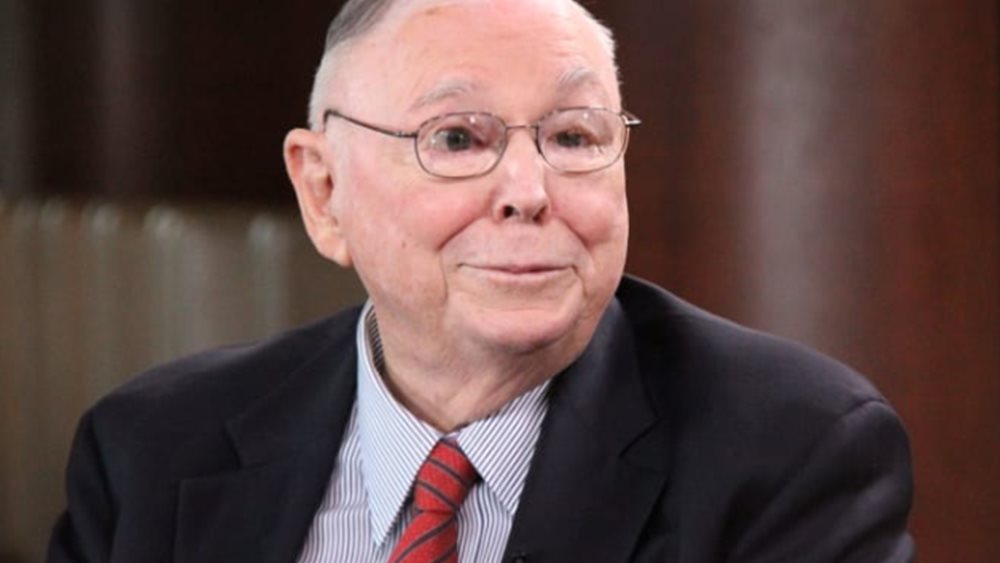 Ο Τσάρλι Μάνγκερ δεν ξέρει τι είναι χειρότερο: Η Tesla στο $1 τρισ. ή το bitcoin στα $50.000