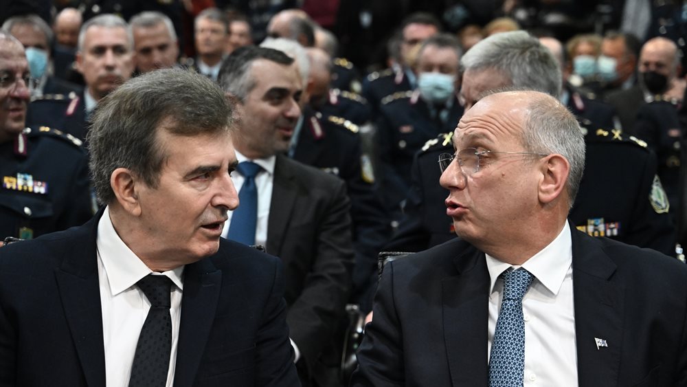 Με αιχμές η παράδοση-παραλαβή του Προστασίας του Πολίτη: &quot;Έχουμε μείνει πίσω&quot;, είπε ο Μ. Χρυσοχοΐδης