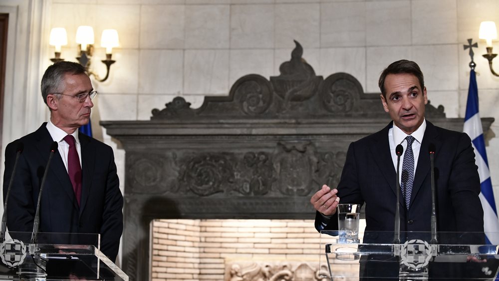 Μητσοτάκης σε Στόλτενμπεργκ: Μη αποδεκτή η πολιτική των ίσων αποστάσεων