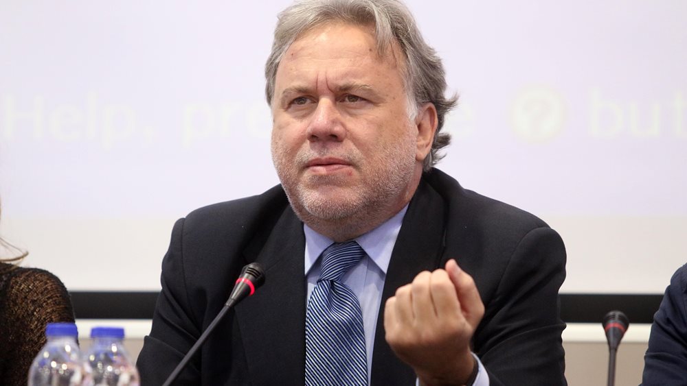 Γιατί αντιδρούν οι επαγγελματίες στην επαναφορά των εισφορών του Κατρούγκαλου