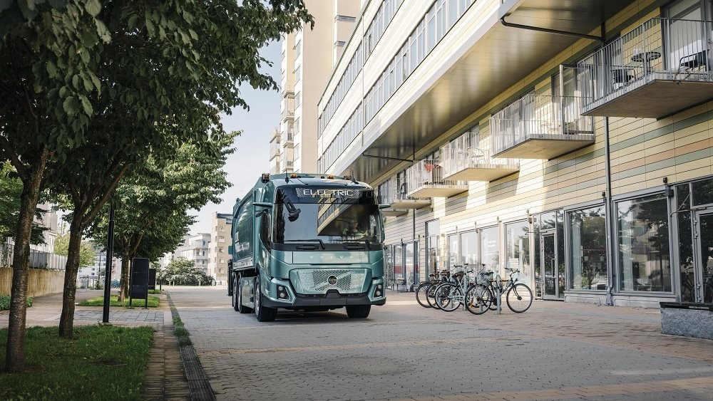 Volvo FM Low Entry: Το πρώτο αποκλειστικά ηλεκτρικό φορτηγό της Volvo