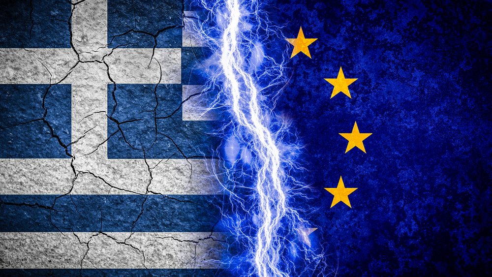 Η Ελλάδα σε "μνημόνιο" δεκαετιών, στον αυτόματο κόφτη οι συντάξεις