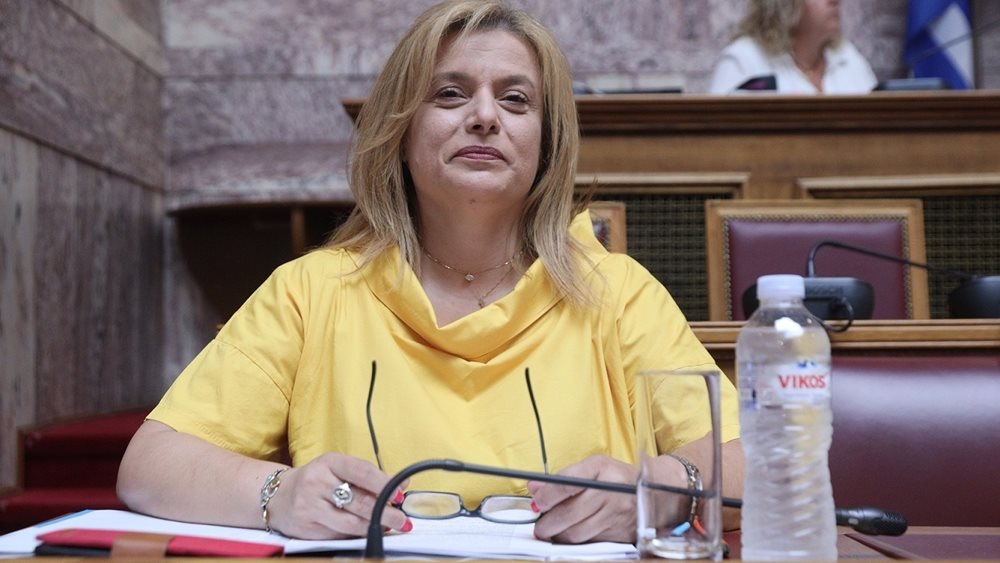 Βουλή: Εγκρίθηκε ο διορισμός της Αλεξάνδρας Ρογκάκου στη θέση της διοικήτριας της Εθνικής Αρχής Διαφάνειας