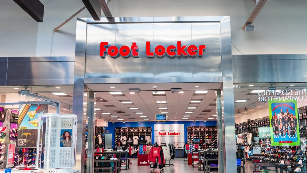 Foot Locker: Απροσδόκητη αύξηση συγκρίσιμων πωλήσεων στο τρίμηνο - Άλμα 17% η μετοχή
