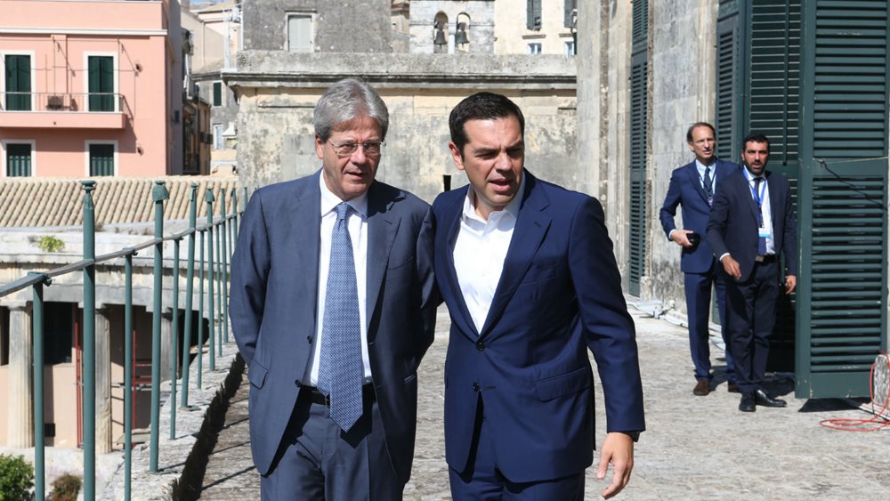 Ταύτιση απόψεων Τσίπρα - Τζεντιλόνι σε σύνολο θεμάτων