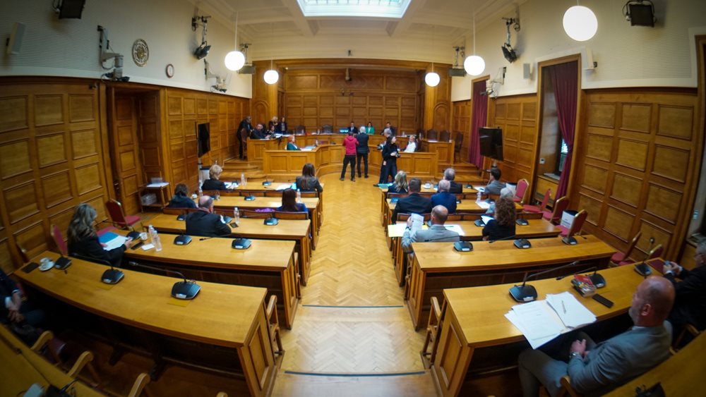 Σε εξέλιξη η συνεδρίαση της Προανακριτικής - Εξώδικο απέστειλαν συγγενείς θυμάτων των Τεμπών