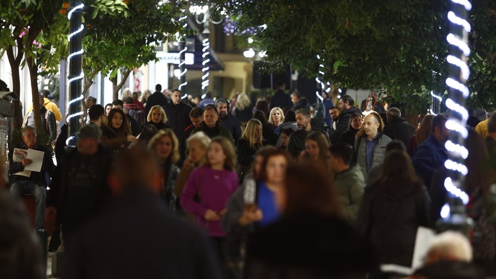 Το εορταστικό ωράριο των καταστημάτων στον Πειραιά