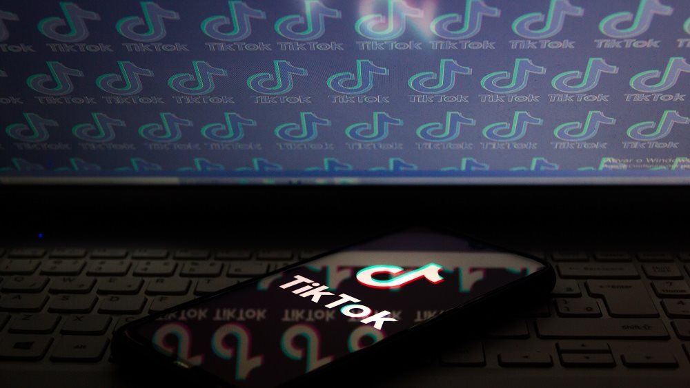 Στα &#39;χέρια&#39; των Oracle και Walmart το 20% της TikTok, με τις &#39;ευλογίες&#39; Τραμπ