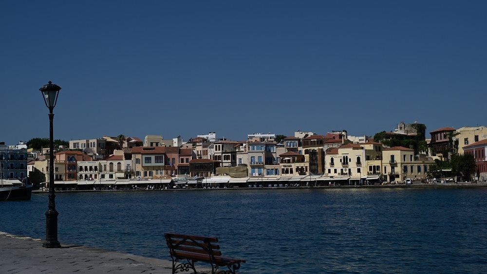 Νεαρή γυναίκα υπέστη ανακοπή την ώρα που διασκέδαζε σε κατάστημα στο Ενετικό Λιμάνι των Χανίων