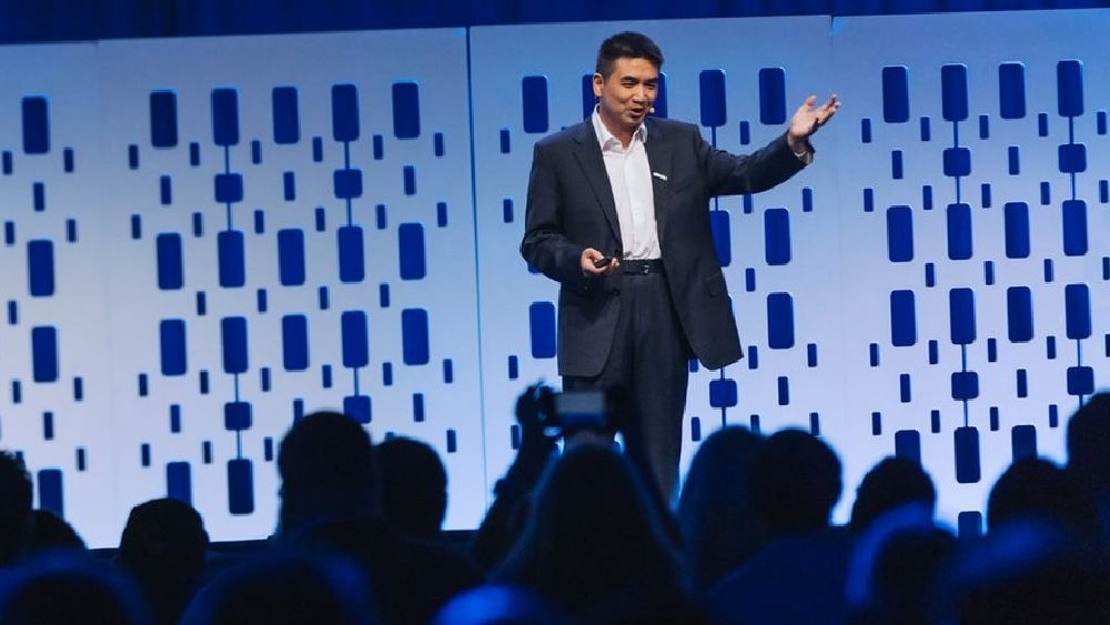 O CEO του Zoom Eric Yuan έγινε κατά 4,2 δισ. πλουσιότερος μέσα σε λίγες ώρες