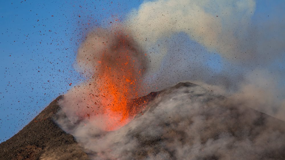 Ιταλία: Έκλεισε το αεροδρόμιο της Κατάνιας έπειτα από έκρηξη της Αίτνας