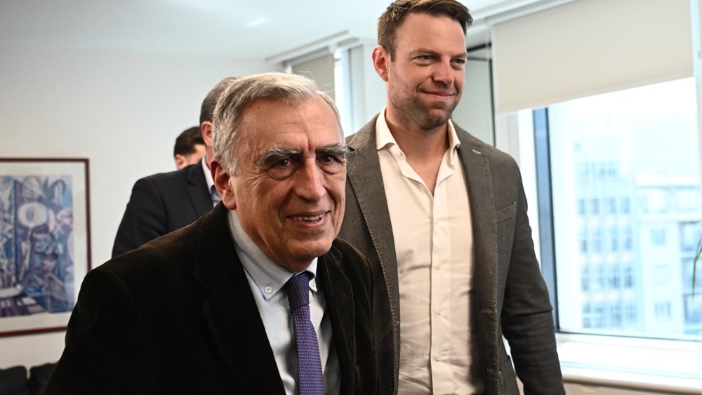 Συνάντηση Κασσελάκη με Μενουδάκο: "Πρέπει να ξέρουμε τα δεδομένα των εκλογέων ποιος τα διέρρευσε και πού αλλού έχουν διαρρεύσει"