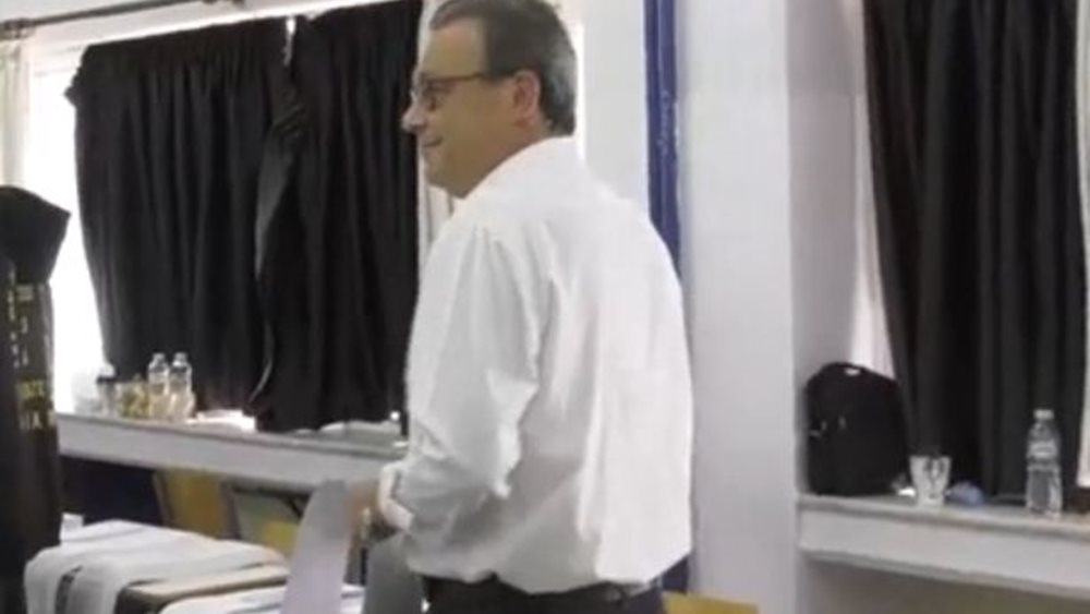 Ψήφισε στη Θέρμη ο Σωκράτης Φάμελλος