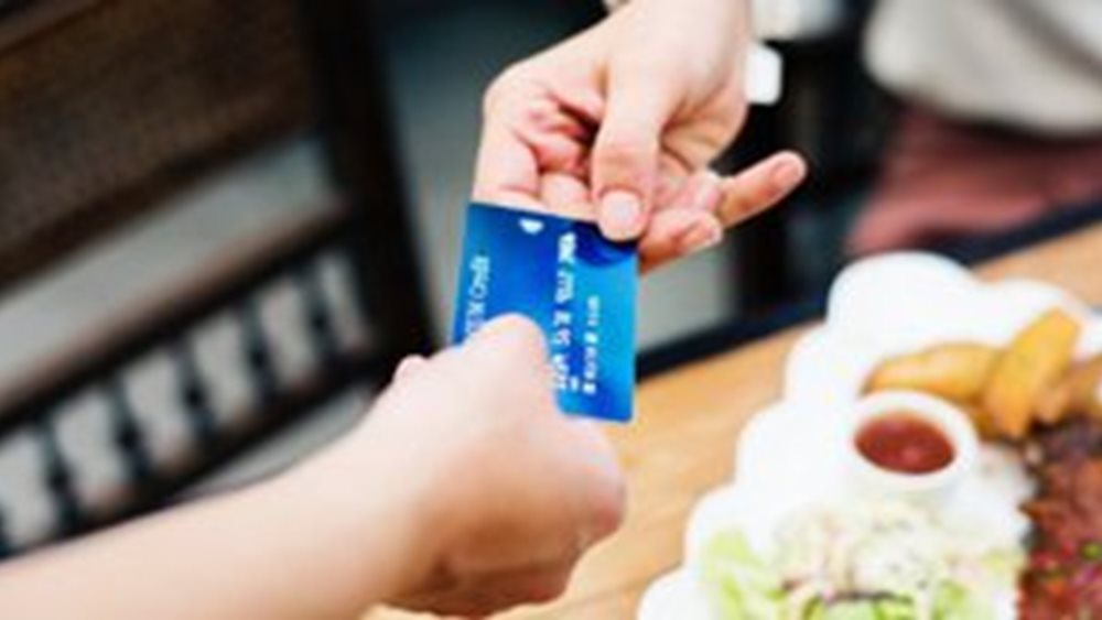 Mastercard: Η αδύναμη ταξιδιωτική δαπάνη πίεσε τα κέρδη της