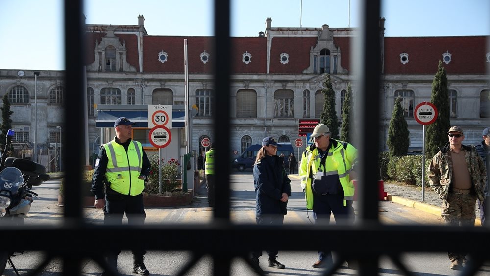 Θεσσαλονίκη: Με τρακτέρ και λεωφορεία, παραγωγοί από τα μπλόκα θα κινηθούν για το συλλαλητήριο στο λιμάνι της πόλης