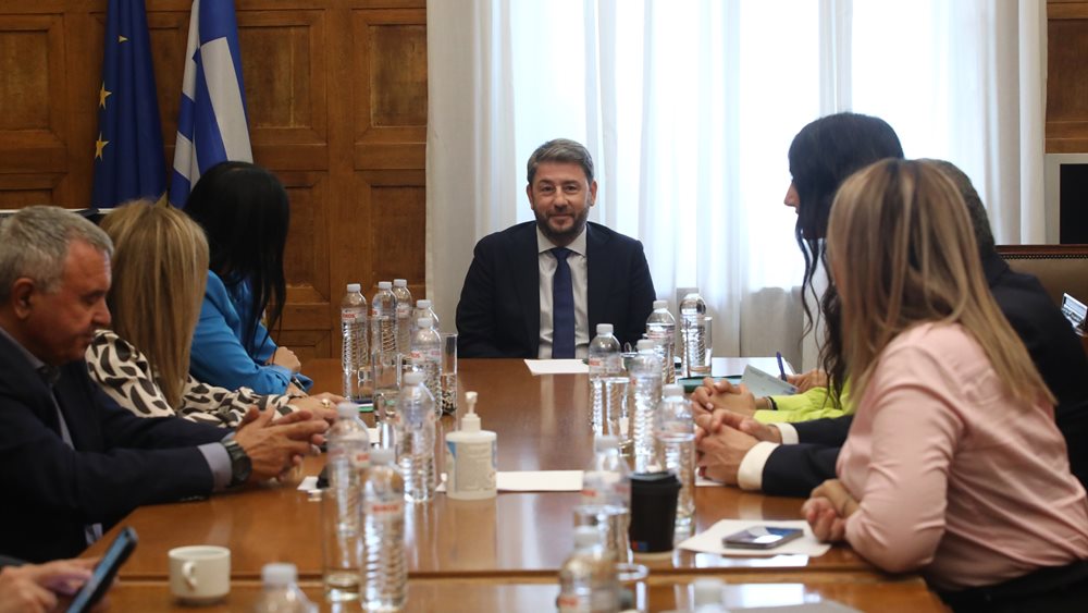 Ένταση στην ΚΟ του ΠΑΣΟΚ: Τα καρφιά Κωνσταντινόπουλου, οι φωνές για τα εργασιακά και τα κλάματα της Λιακούλη