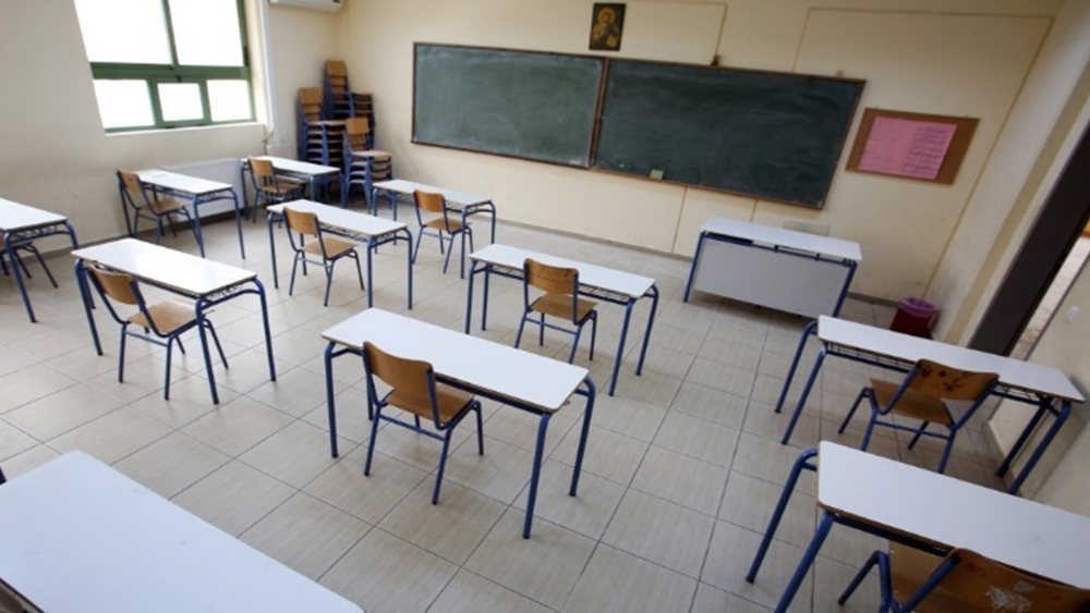 Υπογραφή συμβάσεων για αποκατάσταση ζημιών σε 33 σχολικές μονάδες σε Θεσσαλία και Στερεά Ελλάδα