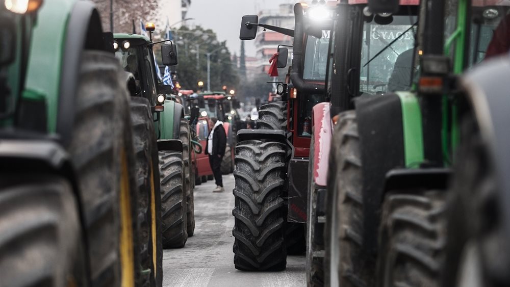 Αγρότες: Μπαίνουν με τα τρακτέρ στην Αλεξανδρούπολη - Κλείνουν κτίρια και λιμάνι
