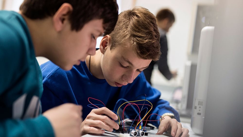 7ος Πανελλήνιος Διαγωνισμός Generation Next: Η δωρεάν εκπαιδευτική εμπειρία του Ιδρύματος Vodafone με δώρο ένα ταξίδι στο CERN