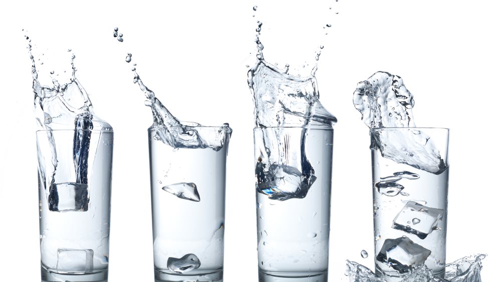 Δεν μπορείτε να πίνετε 8 ποτήρια νερό τη μέρα; Μην πιέζεστε!