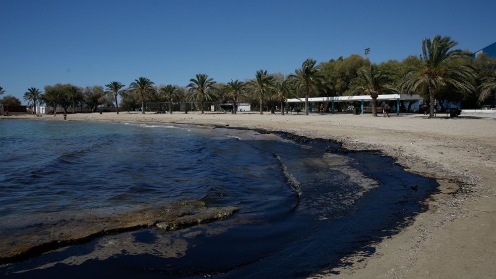 Τεχνική Προστασίας Περιβάλλοντος: Μάχη για την απορρύπανση σε όλη την ακτογραμμή του Σαρωνικού