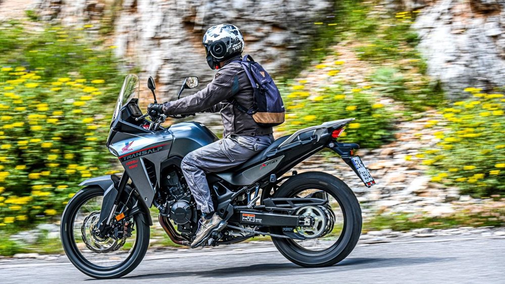 Με ποια δώρα συνοδεύεται η αγορά της Honda XL750 Transalp