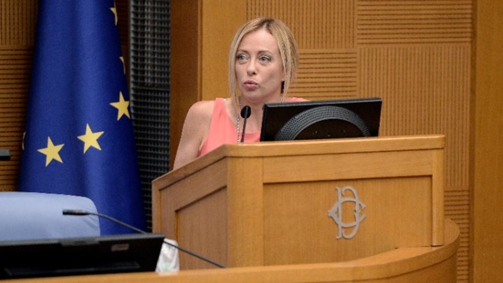 Ιταλία: Η Μελόνι λέει πως θα ακολουθήσει την γραμμή Ντράγκι όσον αφορά τη Ρωσία και το χρέος