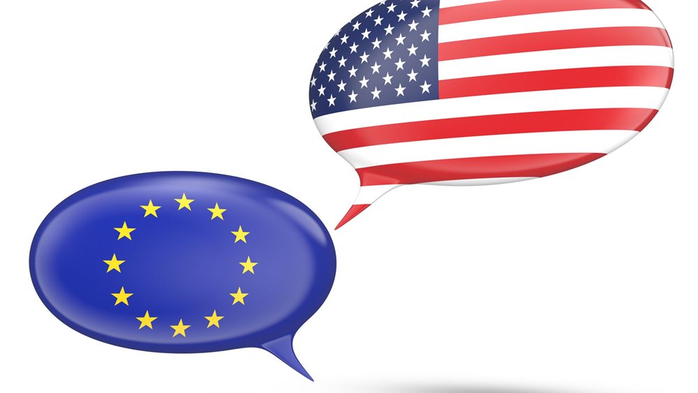 Η ΕΕ απειλεί την Ουάσινγκτον με αντίμετρα μετά την έναρξη της ισχύος των αμερικανικών τελωνειακών κυρώσεων