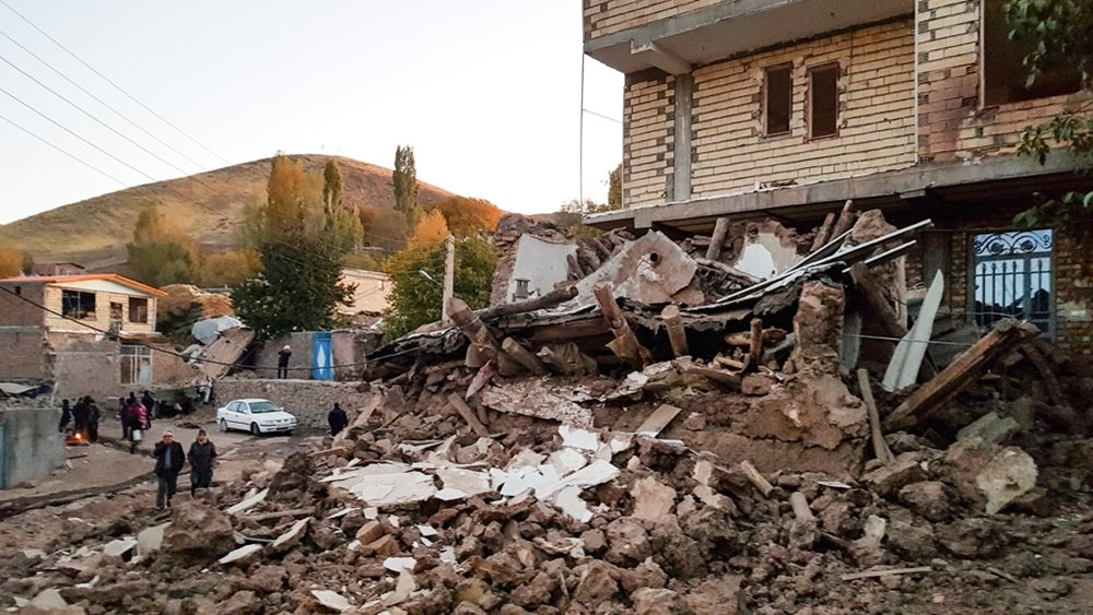 Περισσότεροι από 500 τραυματίες από σεισμό 5,4 Ρίχτερ στο βορειοδυτικό Ιράν