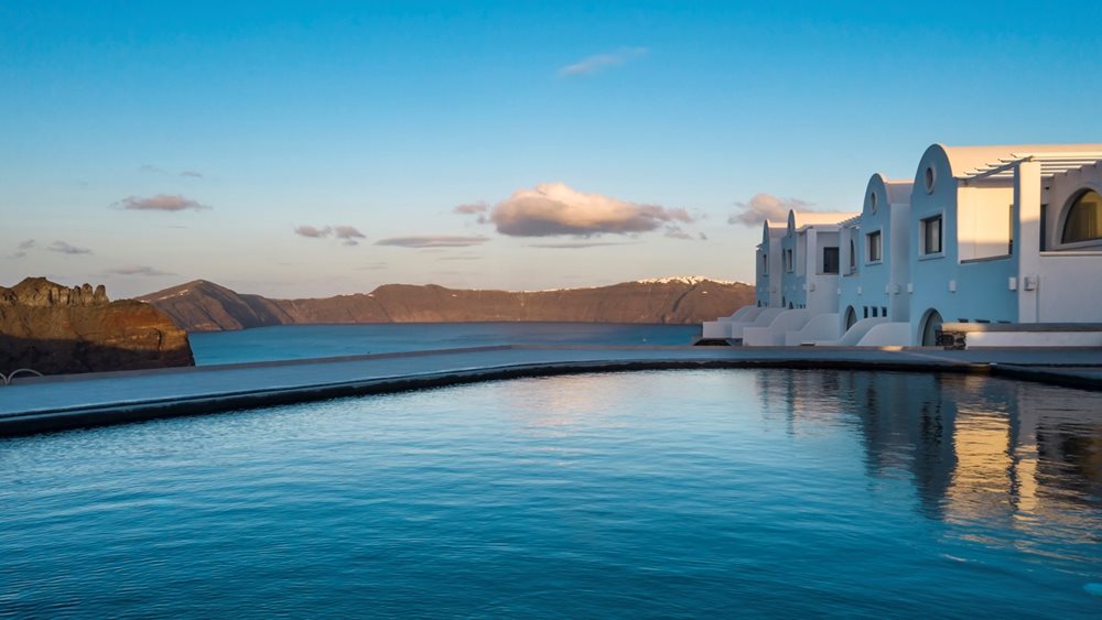 Aria Hotels: Το The Duchess Μεταμορφώνει τη Θηρασιά