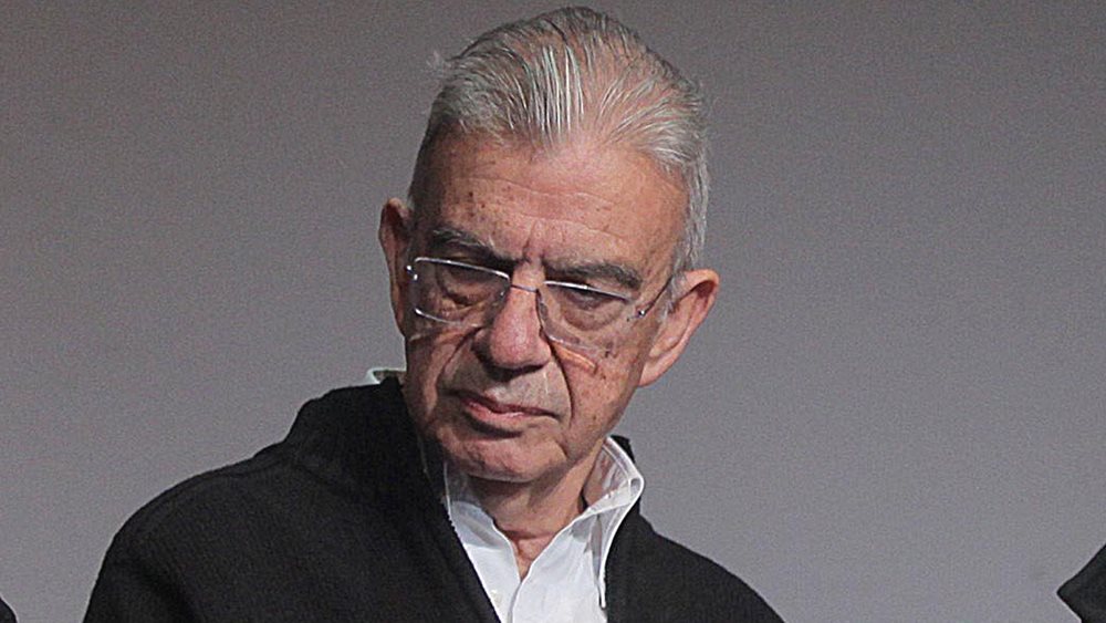 Γλίτωσαν τα ισόβια οι κατηγορούμενοι για τη δολοφονία του συγγραφέα Μένη Κουμανταρέα