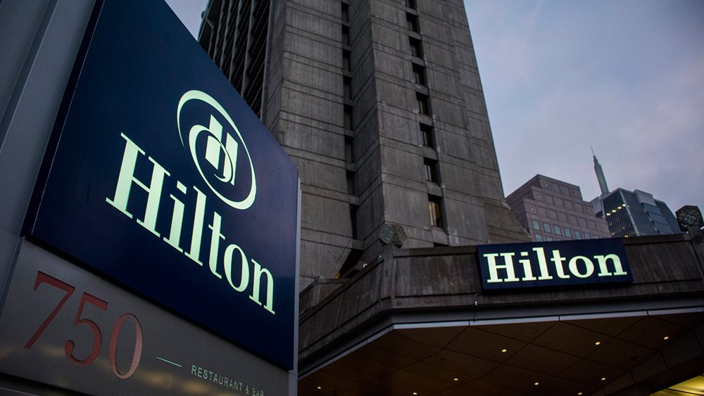 Hilton: Καλύτερα των εκτιμήσεων τα κέρδη και τα έσοδα, αναθεώρησε ανοδικά τις προβλέψεις