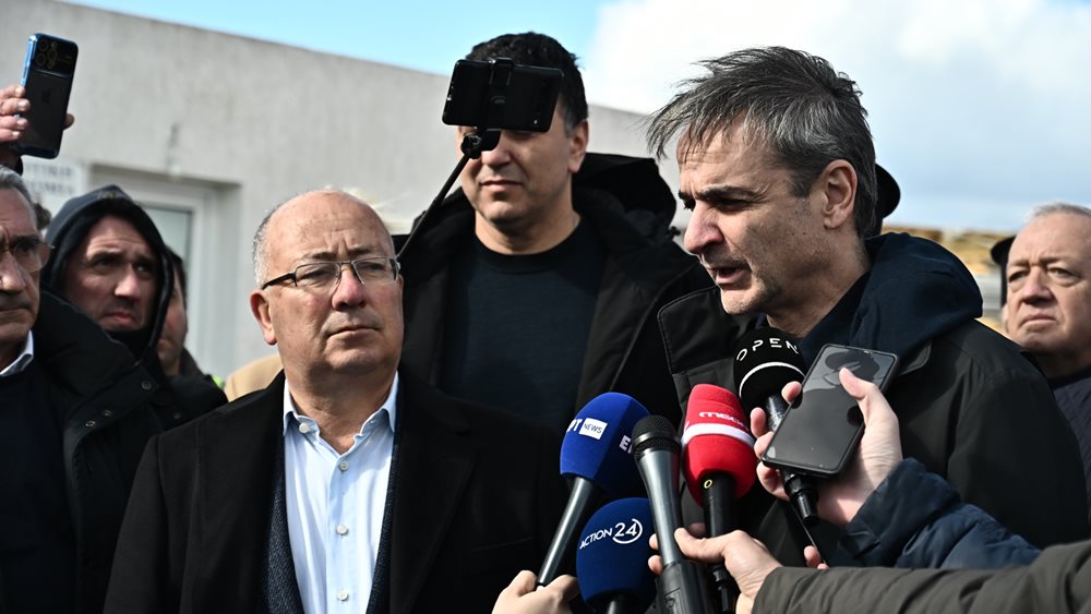 Κυρ. Μητσοτάκης από Σαντορίνη: Συνιστώ ψυχραιμία, να ακούμε τους ειδικούς