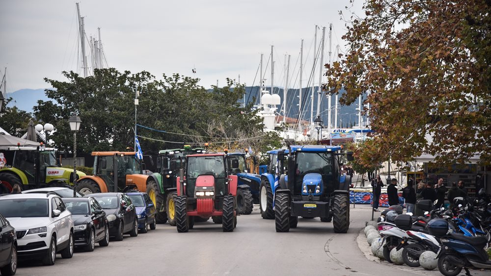 Κλιμακώνουν τις κινητοποιήσεις τους οι αγρότες – Συνεδριάσεις και τρακτέρ σε όλη τη Θεσσαλία