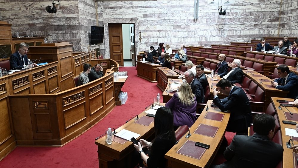 Τι κατέθεσε η ψυχίατρος Κ. Προκοπάκη στη Βουλή για την τεκνοθεσία από ομόφυλα ζευγάρια