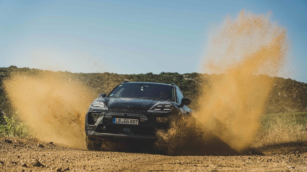 Η νέα αμιγώς ηλεκτρική Porsche Macan δοκιμάζεται στην αξιολόγηση επιδόσεων και αποδοτικότητας