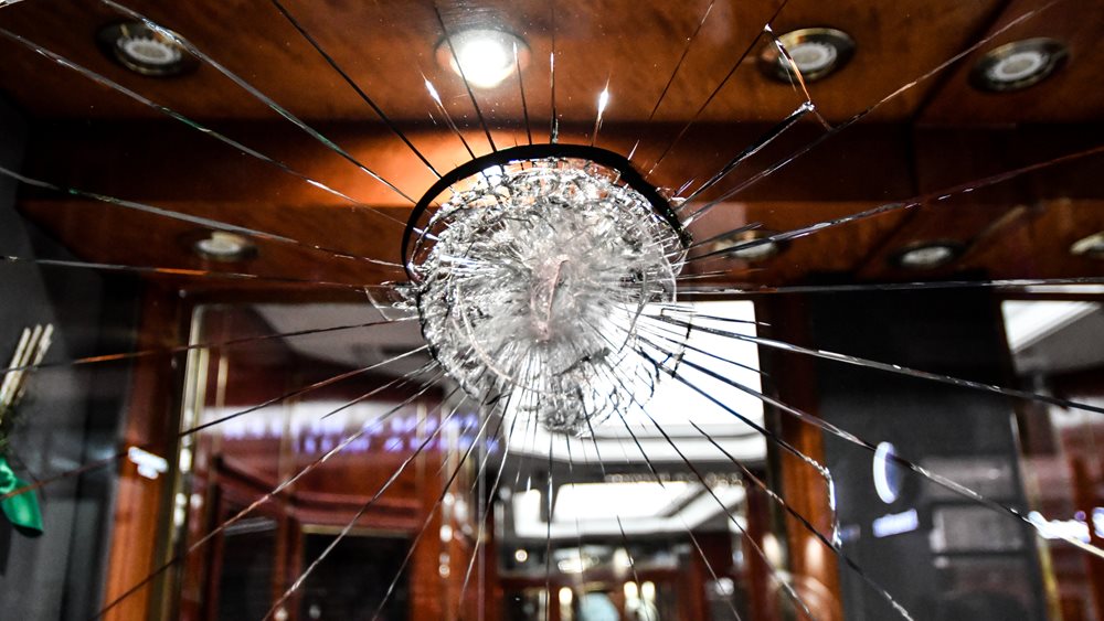 &quot;Καταδρομική&quot; 30 κουκουλοφόρων σε καταστήματα στην Κυψέλη - Προσήχθησαν 20 άτομα
