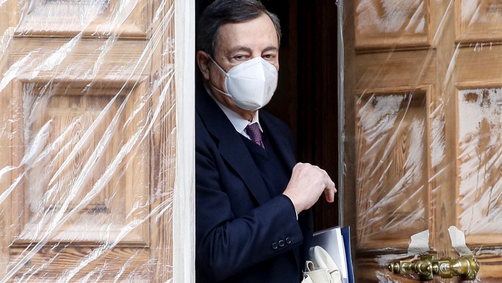 Ιταλία: Με εντολή Ντράγκι η αναστολή των εμβολιασμών με AstraZeneca