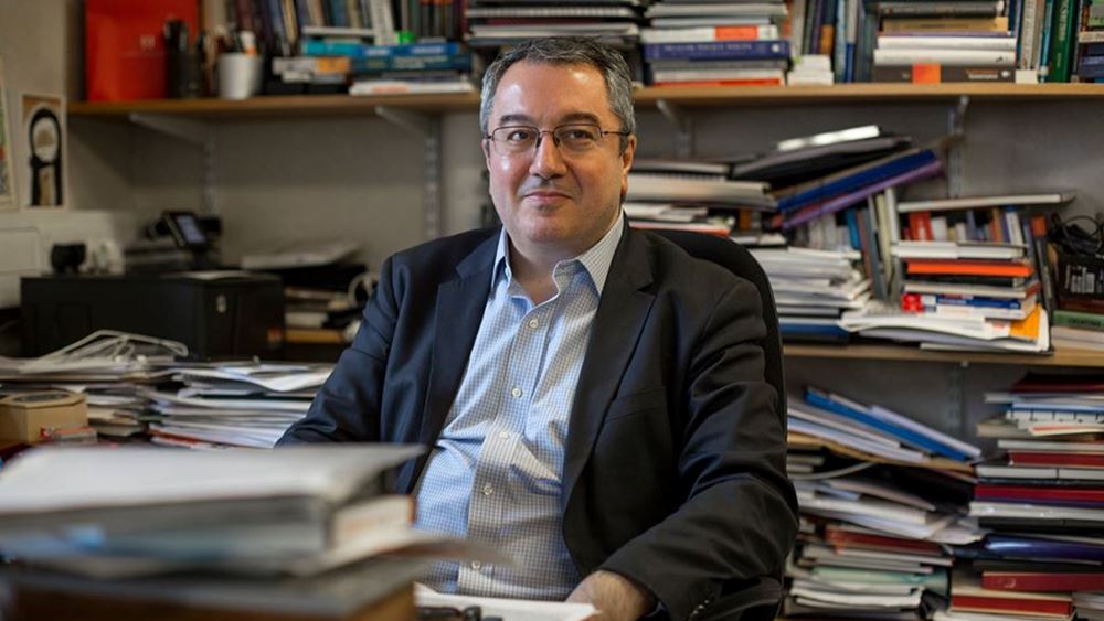 Μόσιαλος: Έχει αυξηθεί η διασπορά στην Αγγλία με τη νέα μετάλλαξη του ιού