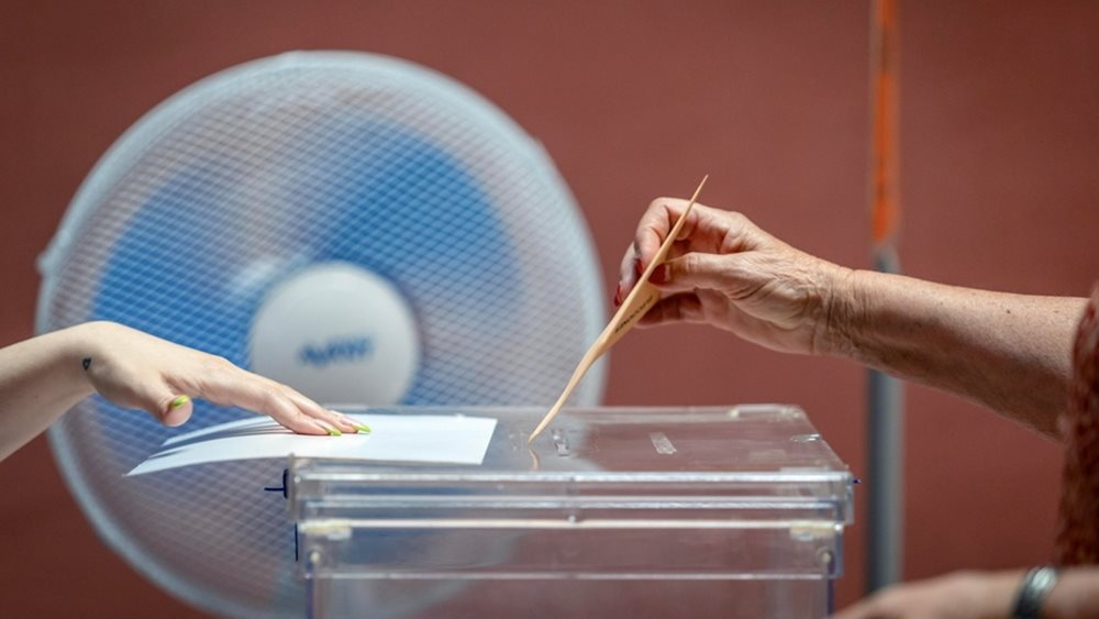 Ισπανία: Ελαφρύ προβάδισμα για το Λαϊκό Κόμμα