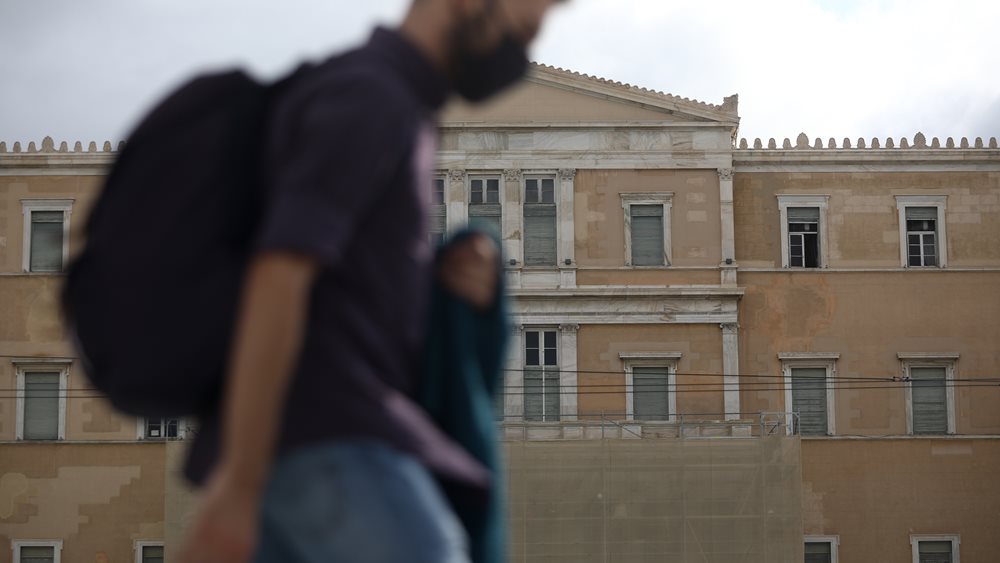 Εντείνονται οι φόβοι για ανεξέλεγκτη άνοδο των κρουσμάτων