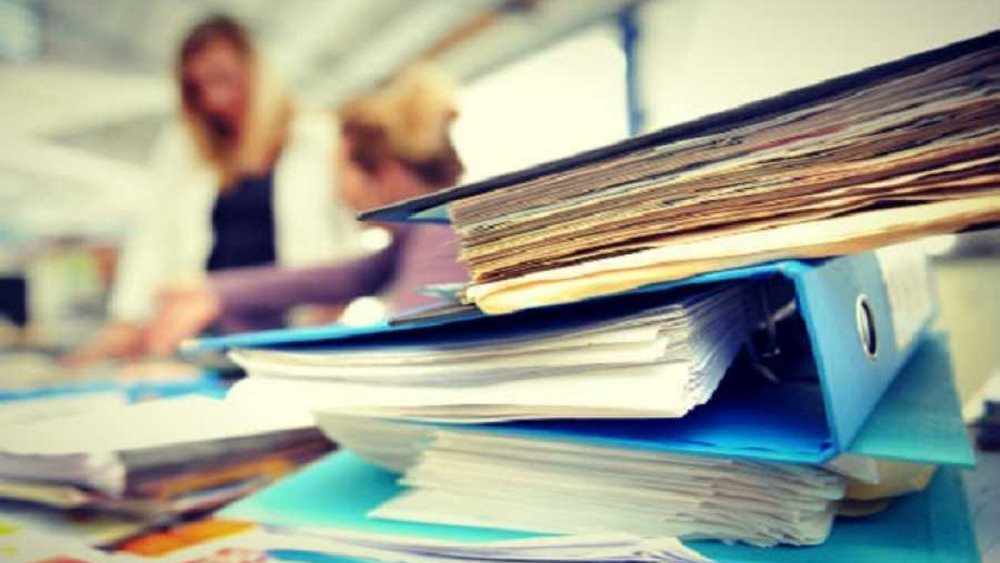 Καταργείται η αδειοδότηση των επιχειρήσεων, έρχεται η γνωστοποίηση λειτουργίας