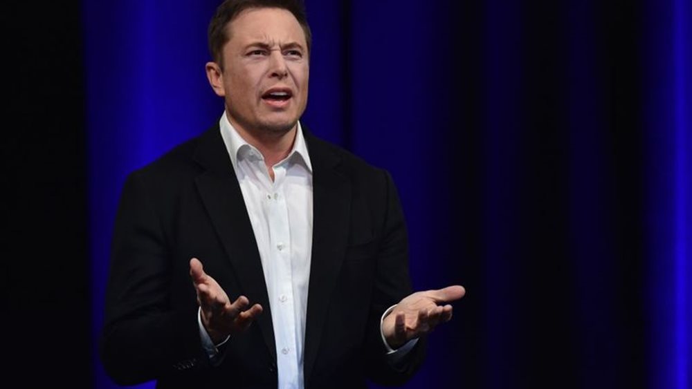 O Elon Musk παίζει επικίνδυνο παιχνίδι με την επίθεση στους αναλυτές