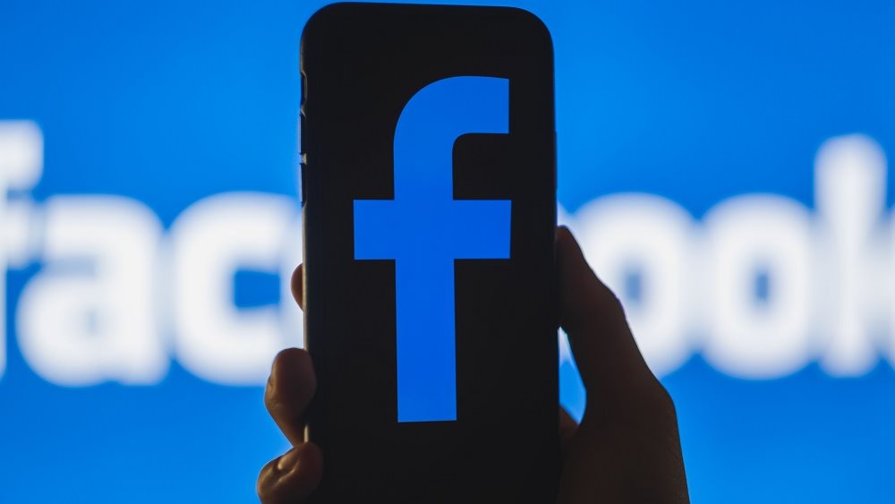 Το Facebook φέρεται να έκανε τα “στραβά μάτια” για VIP χρήστες που 'πάτησαν' τους κανόνες του