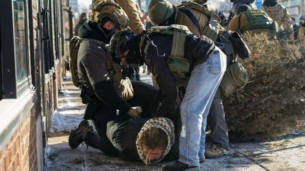 ΗΠΑ: Πράκτορες της ICE πυροβόλησαν και σκότωσαν έναν άνδρα στη Μινεάπολη